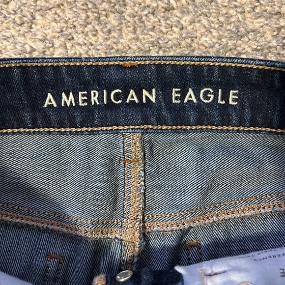 Women’s American Eagle Tomgirl Jeans. Size 4. - Picture 6 of 11